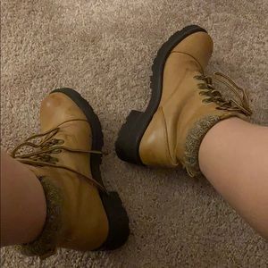 Brand new CUTE boots